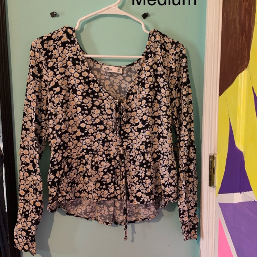 Hollister floral flowy crop top